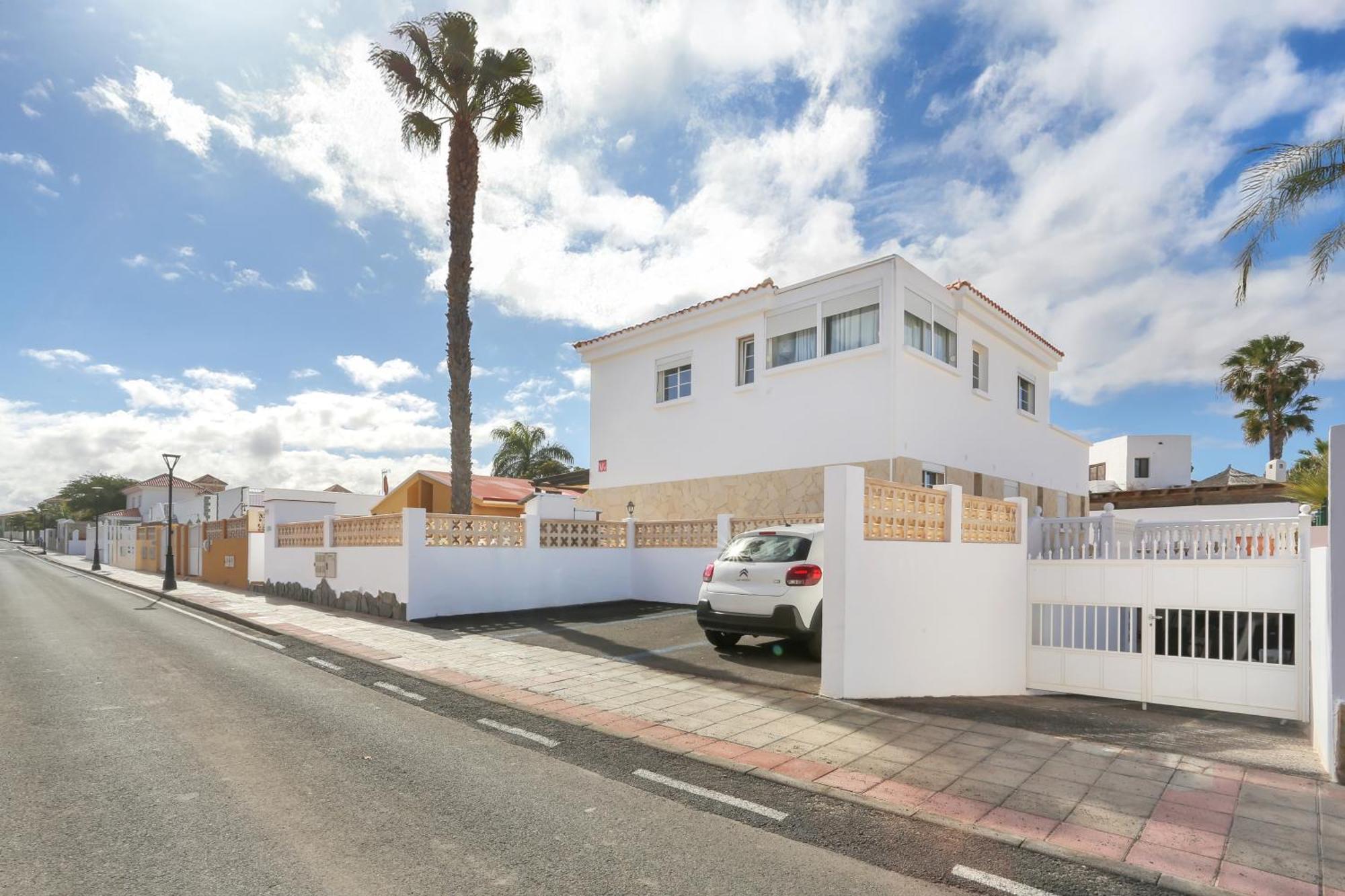 Residencia Lena Apartment Corralejo Exterior photo